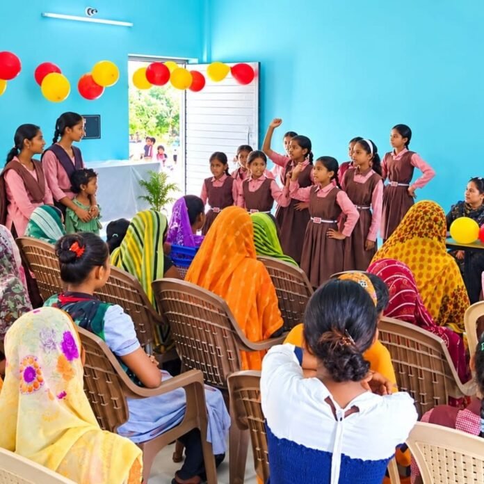 उतरौला में माता मेले में बच्चों ने दिखाई प्रतिभा:गतिविधियों के जरिए सीखा व्यावहारिक ज्ञान, पीएम श्री विद्यालय में हुआ आयोजन