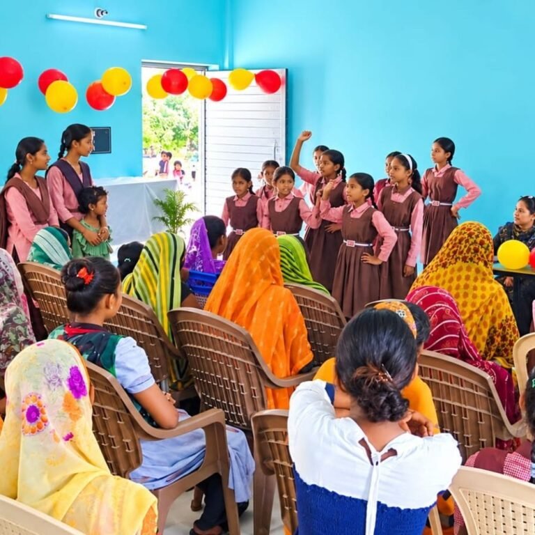 उतरौला में माता मेले में बच्चों ने दिखाई प्रतिभा:गतिविधियों के जरिए सीखा व्यावहारिक ज्ञान, पीएम श्री विद्यालय में हुआ आयोजन