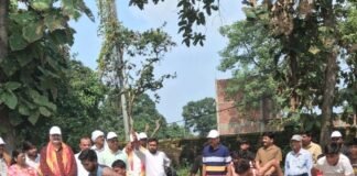 सांसद ने एक दिवसीय खेलकूद समारोह का किया शुभारंभ:रिसिया में कहा- बच्चे मन लगाकर खेलें, परिवार-देश का नाम रोशन करें