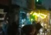 चफरिया बाजार में आवारा सांड भिड़े, दो दुकानों को नुकसान:लड़ाई से दहशत, दुकानदारों ने छुट्टा मवेशियों को हटाने की मांग की चफरिया बाजार में आवारा सांड भिड़े, दो दुकानों को नुकसान:लड़ाई से दहशत, दुकानदारों ने छुट्टा मवेशियों को हटाने की मांग की