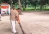 टोडी पुरवा समय माता मंदिर में चला स्वच्छता अभियान:संगठन के कार्यकर्ताओं और नागरिकों ने किया श्रमदान, 'स्वच्छ श्रावस्ती सुंदर श्रावस्ती' का दिया संदेश