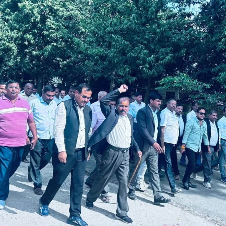 इकौना में पायलेट प्रोजेक्ट का विरोध:अधिवक्ता संघ ने मुख्यमंत्री को ज्ञापन भेजकर समीक्षा और रद्द करने की मांग की