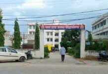 इटवा में युवक से मारपीट:रात में घर लौट रहे युवक को रास्ते में रोका, दो लोगों पर केस दर्ज इटवा में युवक से मारपीट:रात में घर लौट रहे युवक को रास्ते में रोका, दो लोगों पर केस दर्ज