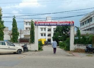इटवा में युवक से मारपीट:रात में घर लौट रहे युवक को रास्ते में रोका, दो लोगों पर केस दर्ज इटवा में युवक से मारपीट:रात में घर लौट रहे युवक को रास्ते में रोका, दो लोगों पर केस दर्ज