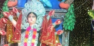 जमुनहा बाजार में नवरात्रि पर हुई आरती और गणेश झांकी:श्रद्धालुओं की भीड़ उमड़ी, कन्या विद्यालय प्रांगण में हुआ कार्यक्रम जमुनहा बाजार में नवरात्रि पर हुई आरती और गणेश झांकी:श्रद्धालुओं की भीड़ उमड़ी, कन्या विद्यालय प्रांगण में हुआ कार्यक्रम