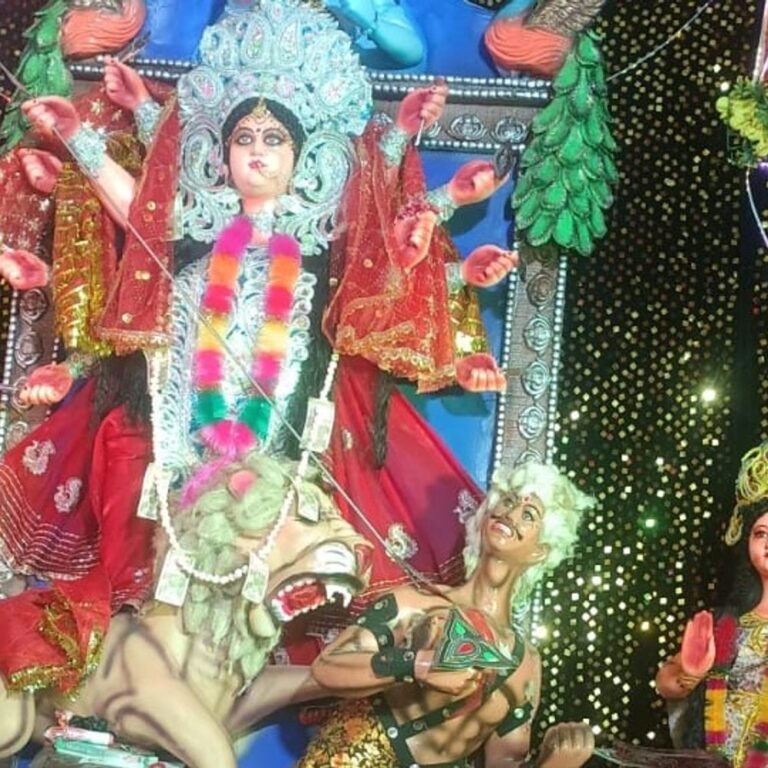 जमुनहा बाजार में नवरात्रि पर हुई आरती और गणेश झांकी:श्रद्धालुओं की भीड़ उमड़ी, कन्या विद्यालय प्रांगण में हुआ कार्यक्रम