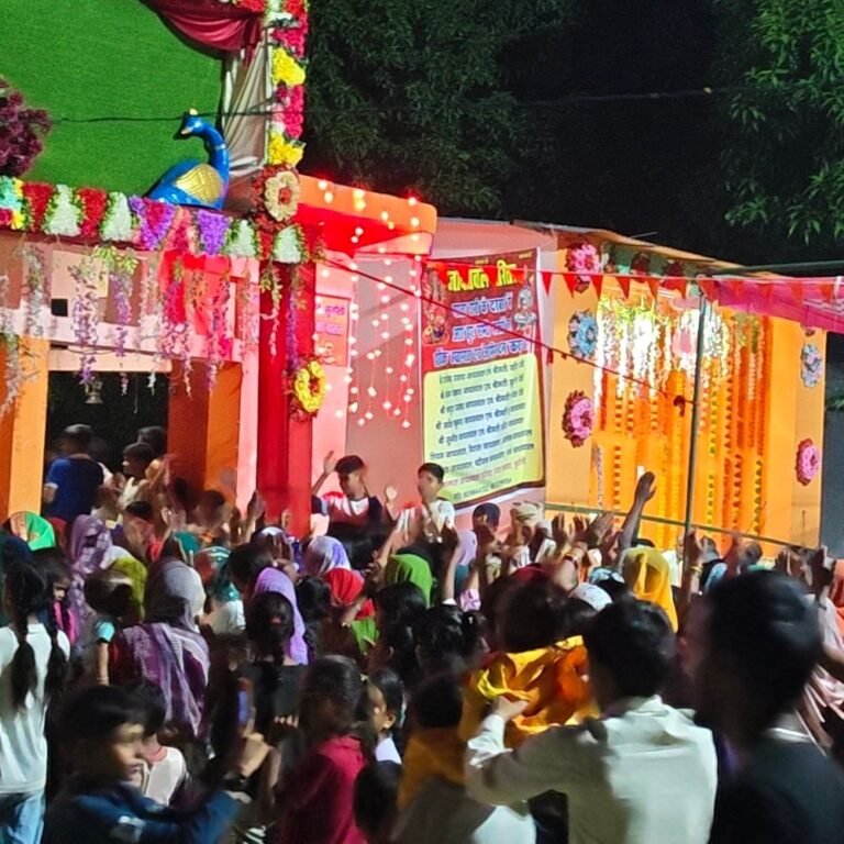 सुजौली में नवरात्रि पर बच्चों ने दी सांस्कृतिक प्रस्तुतियां:पंडालों में उमड़ा भक्तों का हुजूम, मां दुर्गा के जयकारों से गूंजा क्षेत्र