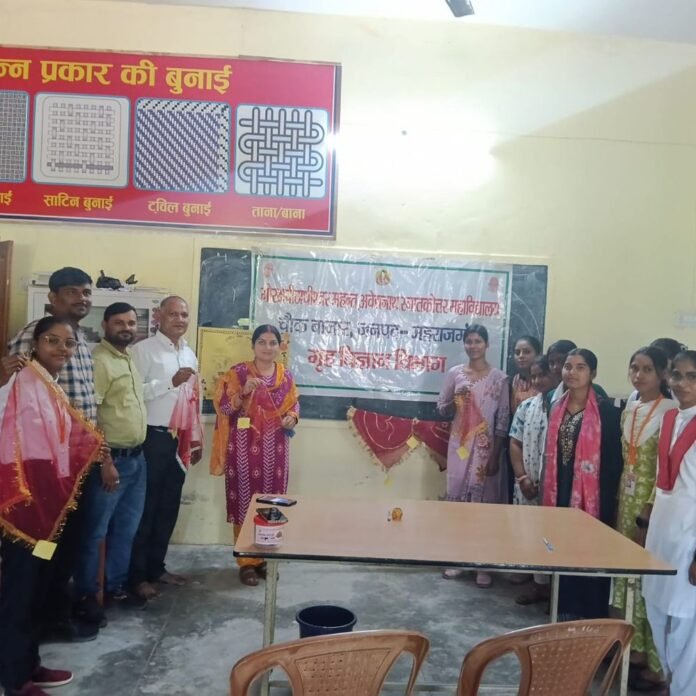 0dc471e0-b587-4d82-98cd-6685150fa50a_1791628034352.jpg छात्राओं ने शारदीय नवरात्रि पर बेचीं कलात्मक चुनरियां:शिक्षिका के मार्गदर्शन में सीखा मार्केटिंग और उद्यमिता का हुनर