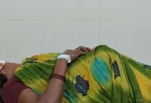 हड्डा मारने की कोशिश में हुआ सर में घुसा हसिया:हड्डा मारने की कोशिश में हुआ हादसा, गंभीर हालत में जिला अस्पताल महराजगंज मे भर्ती हड्डा मारने की कोशिश में हुआ सर में घुसा हसिया:हड्डा मारने की कोशिश में हुआ हादसा, गंभीर हालत में जिला अस्पताल महराजगंज मे भर्ती