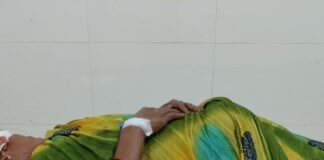 हड्डा मारने की कोशिश में हुआ सर में घुसा हसिया:हड्डा मारने की कोशिश में हुआ हादसा, गंभीर हालत में जिला अस्पताल महराजगंज मे भर्ती हड्डा मारने की कोशिश में हुआ सर में घुसा हसिया:हड्डा मारने की कोशिश में हुआ हादसा, गंभीर हालत में जिला अस्पताल महराजगंज मे भर्ती