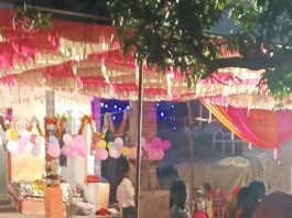 पुरैना क्षेत्र में स्थापित हुईं माता रानी की प्रतिमाएं:श्रद्धालु कर रहे पूजन-अर्चन, सोमवार से शुरू होंगे सांस्कृतिक कार्यक्रम