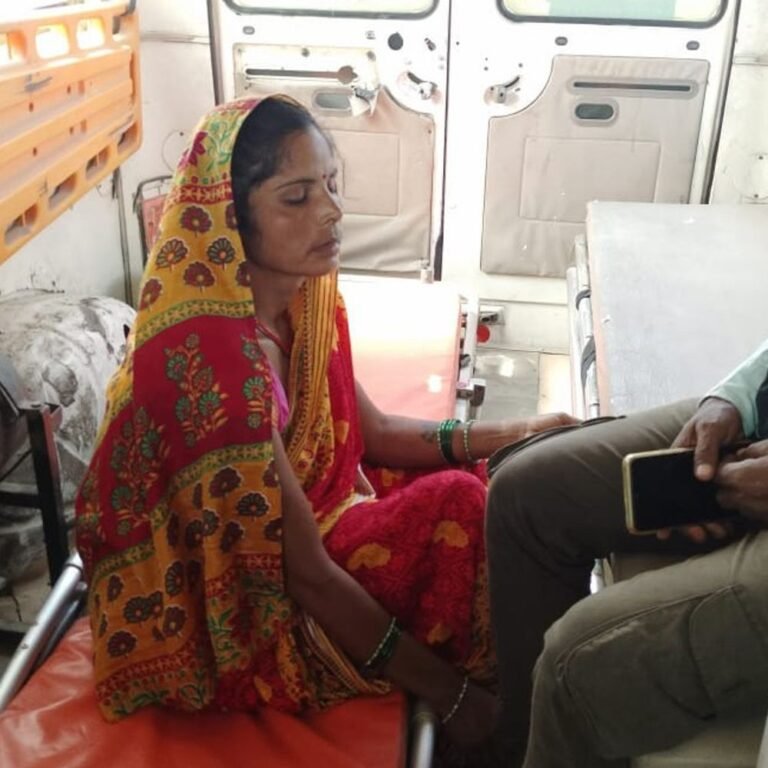 धान के खेत में महिला को सांप ने डसा:बालापुर में हालत बिगड़ने पर जिला अस्पताल रेफर किया गया, परिवार में चिंता