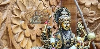 नवरात्रि में मां दुर्गा के स्वागत से पहले चमका लें मेन गेट, ये 5 छोटी बातें बदल देंगी घर का माहौल
