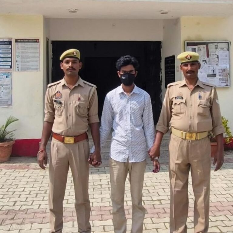 15 हजार रुपये का इनामी वांछित अभियुक्त गिरफ्तार:ठूठीबारी पुलिस ने श्यामदेउरवा से पकड़ा, पॉक्सो एक्ट में था वांछित