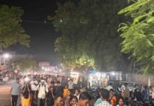 मां लेहड़ा के दरबार की ओर बढ़े भक्तों के कदम:आनंदनगर में जगह-जगह लगा सेवा शिविर, शारदीय नवरात्र के पहले दिन विधि-विधान के साथ किया पूजन मां लेहड़ा के दरबार की ओर बढ़े भक्तों के कदम:आनंदनगर में जगह-जगह लगा सेवा शिविर, शारदीय नवरात्र के पहले दिन विधि-विधान के साथ किया पूजन