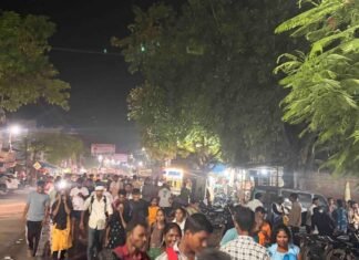 मां लेहड़ा के दरबार की ओर बढ़े भक्तों के कदम:आनंदनगर में जगह-जगह लगा सेवा शिविर, शारदीय नवरात्र के पहले दिन विधि-विधान के साथ किया पूजन मां लेहड़ा के दरबार की ओर बढ़े भक्तों के कदम:आनंदनगर में जगह-जगह लगा सेवा शिविर, शारदीय नवरात्र के पहले दिन विधि-विधान के साथ किया पूजन