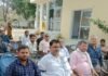 लेखपालों ने काली पट्टी बांधकर समाधान दिवस में जताया विरोध:प्रदेश कार्यकारिणी के निर्देश पर आंदोलन जारी, तहसीलदार की अध्यक्षता में हुआ आयोजन लेखपालों ने काली पट्टी बांधकर समाधान दिवस में जताया विरोध:प्रदेश कार्यकारिणी के निर्देश पर आंदोलन जारी, तहसीलदार की अध्यक्षता में हुआ आयोजन