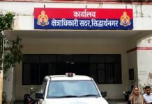 महिला से मारपीट, गाली-गलौज और जान से मारने की धमकी:सिद्धार्थनगर में तीन लोगों पर केस दर्ज, जांच शुरू महिला से मारपीट, गाली-गलौज और जान से मारने की धमकी:सिद्धार्थनगर में तीन लोगों पर केस दर्ज, जांच शुरू