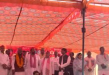 मुजुरी में सपा की PDA जनपंचायत का हुआ आयोजन:अधिकारों के लिए एकजुट होने का आह्वान, पूर्व प्रदेश अध्यक्ष ने बच्चों को शिक्षित करने पर जोर दिया