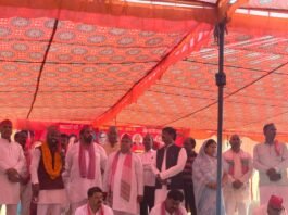 मुजुरी में सपा की PDA जनपंचायत का हुआ आयोजन:अधिकारों के लिए एकजुट होने का आह्वान, पूर्व प्रदेश अध्यक्ष ने बच्चों को शिक्षित करने पर जोर दिया