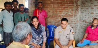 Shravasti News:करंट से दो मौतों पर डीएम सख्त, चार पर केस – Dm Stern Over Two Electrocution Deaths; Case Registered Against Four Shravasti News:करंट से दो मौतों पर डीएम सख्त, चार पर केस - Dm Stern Over Two Electrocution Deaths; Case Registered Against Four