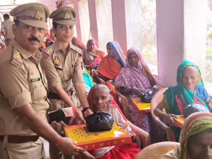 Aminpur Nagaur Visit | Police Meet Elderly, Distribute Relief Items