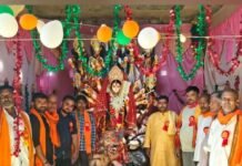 बलरामपुर में मां दुर्गा की आराधना में उमड़े श्रद्धालु:ग्राम पंचायत समदा दद्दू भैया के नेतृत्व में नवरात्र का धार्मिक कार्यक्रम चल रहा बलरामपुर में मां दुर्गा की आराधना में उमड़े श्रद्धालु:ग्राम पंचायत समदा दद्दू भैया के नेतृत्व में नवरात्र का धार्मिक कार्यक्रम चल रहा