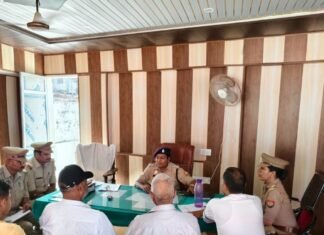 क्षेत्राधिकारी ने बृजमनगंज थाने पर की जनसुनवाई:आम लोगों की शिकायतों के जल्द और निष्पक्ष निपटारे के लिए दिए निर्देश क्षेत्राधिकारी ने बृजमनगंज थाने पर की जनसुनवाई:आम लोगों की शिकायतों के जल्द और निष्पक्ष निपटारे के लिए दिए निर्देश