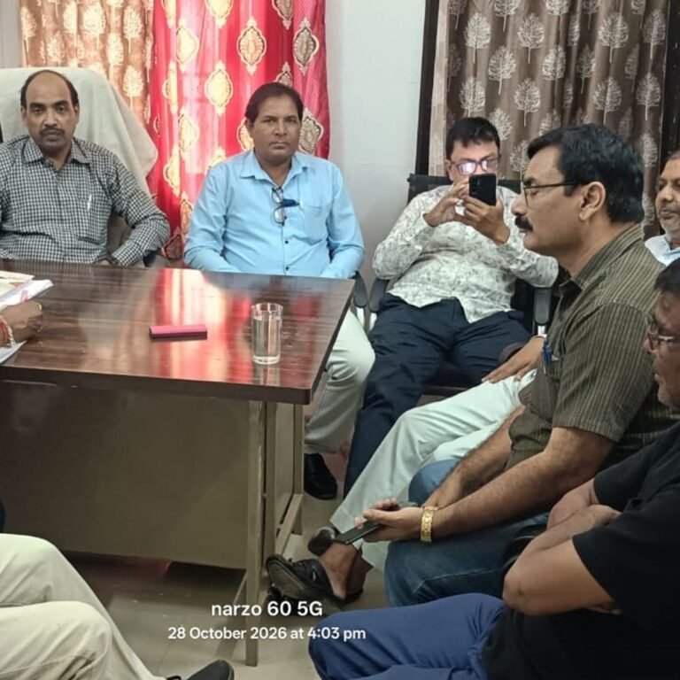 डिप्लोमा फार्मेसिस्ट एसोसिएशन ने पदाधिकारी चुने:रामकृष्ण जायसवाल जिला मीडिया प्रभारी बने, 13 नवंबर को लखनऊ में होने वाले प्रदर्शन पर भी चर्चा