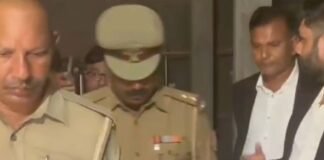 सिद्धार्थनगर में पैकेज्ड पानी फैक्ट्री पर छापा, सामग्री बरामद:कंपनी के दावे पर लाखों की सामग्री मिली, मालिक बोला- लीगल पेपर हैं सिद्धार्थनगर में पैकेज्ड पानी फैक्ट्री पर छापा, सामग्री बरामद:कंपनी के दावे पर लाखों की सामग्री मिली, मालिक बोला- लीगल पेपर हैं