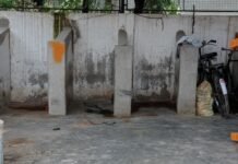 रानीपुर आरआरसी सेंटर पर अवैध कब्जा नहीं हटा:डीपीसी के निर्देश के बाद भी ग्राम सचिव रमाकांत वर्मा ने नहीं की कार्रवाई