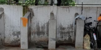 रानीपुर आरआरसी सेंटर पर अवैध कब्जा नहीं हटा:डीपीसी के निर्देश के बाद भी ग्राम सचिव रमाकांत वर्मा ने नहीं की कार्रवाई