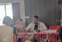सोनार में बाढ़ पीड़ितों के लिए लगा मुफ्त स्वास्थ्य शिविर:सैकड़ों ग्रामीणों को मिला इलाज और महंगी दवाएं भी मुफ्त मिलीं सोनार में बाढ़ पीड़ितों के लिए लगा मुफ्त स्वास्थ्य शिविर:सैकड़ों ग्रामीणों को मिला इलाज और महंगी दवाएं भी मुफ्त मिलीं