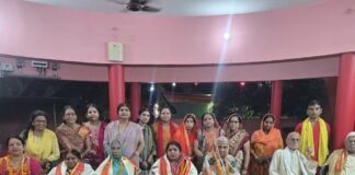 सतरूपा मंदिर में मातृ पूजन, नानपारा में सनातन प्रश्नोत्तरी:अमित पाण्डेय ने बच्चों को सनातन संस्कृति के प्रति किया जागरूक, विजेताओं को मिले इनाम सतरूपा मंदिर में मातृ पूजन, नानपारा में सनातन प्रश्नोत्तरी:अमित पाण्डेय ने बच्चों को सनातन संस्कृति के प्रति किया जागरूक, विजेताओं को मिले इनाम