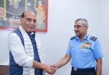 भारतीय वायुसेना में नई जिम्मेदारी से पहले आशुतोष दीक्षित की राजनाथ सिंह से मुलाकात
