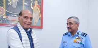 भारतीय वायुसेना में नई जिम्मेदारी से पहले आशुतोष दीक्षित की राजनाथ सिंह से मुलाकात