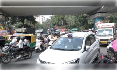 दिल्ली के झंडेवालान में बवाल, CJP प्रदर्शनकारियों को ले जा रही बस पर पथराव