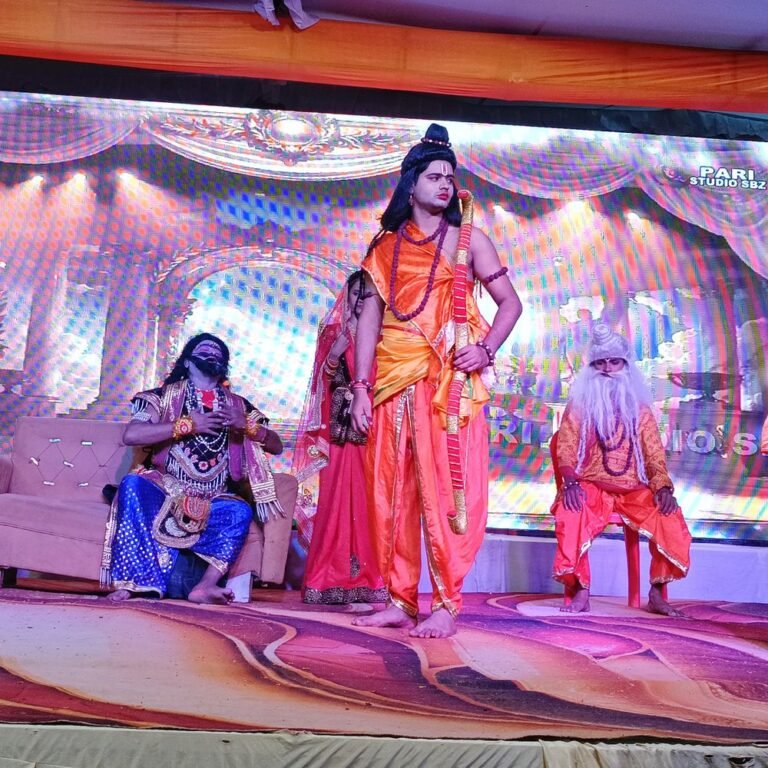 रामलीला में गूंजे श्रीराम के आदर्श, भावविभोर हुए श्रद्धालु:सिसवा की रामलीला में वनगमन, केवट संवाद और सीता हरण की भावपूर्ण लीलाओं ने बांधा समां