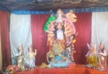 लेहरा स्टेशन पर दुर्गा पंडाल में भक्तों की भीड़:भव्य सजावट और भजन-कीर्तन से गूंजा परिसर, बेलवाडाडीं में भी प्रतिमा स्थापित लेहरा स्टेशन पर दुर्गा पंडाल में भक्तों की भीड़:भव्य सजावट और भजन-कीर्तन से गूंजा परिसर, बेलवाडाडीं में भी प्रतिमा स्थापित