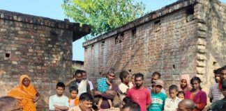 बहराइच में धान काट रही महिला को सांप ने डसा:इलाज के दौरान हुई मौत, परिवार में मातम; पुलिस ने शुरू की जांच बहराइच में धान काट रही महिला को सांप ने डसा:इलाज के दौरान हुई मौत, परिवार में मातम; पुलिस ने शुरू की जांच