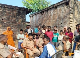 बहराइच में धान काट रही महिला को सांप ने डसा:इलाज के दौरान हुई मौत, परिवार में मातम; पुलिस ने शुरू की जांच बहराइच में धान काट रही महिला को सांप ने डसा:इलाज के दौरान हुई मौत, परिवार में मातम; पुलिस ने शुरू की जांच