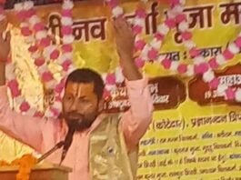 नवदुर्गा पूजा उत्सव में राजा परीक्षित की कथा सुनाई गई:श्रावस्ती के अकारा गांव में श्रद्धालु भावुक हुए, भक्तों की भारी भीड़ उमड़ी