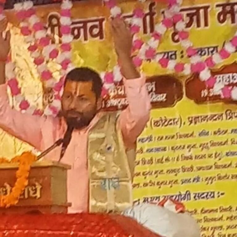 नवदुर्गा पूजा उत्सव में राजा परीक्षित की कथा सुनाई गई:श्रावस्ती के अकारा गांव में श्रद्धालु भावुक हुए, भक्तों की भारी भीड़ उमड़ी