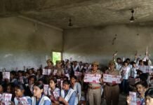 बहराइच में छात्राओं को बताए महिला सुरक्षा के हेल्पलाइ नंबर:महिला सुरक्षा और साइबर अपराध के बारे में भी दी गई जानकारी बहराइच में छात्राओं को बताए महिला सुरक्षा के हेल्पलाइ नंबर:महिला सुरक्षा और साइबर अपराध के बारे में भी दी गई जानकारी