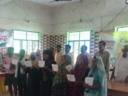 सेवा संकल्प अभियान के तहत राशन कार्ड वितरित किए गए:जमुनहा में पात्र परिवारों को सरकारी योजनाओं से जोड़ने की पहल
