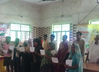 सेवा संकल्प अभियान के तहत राशन कार्ड वितरित किए गए:जमुनहा में पात्र परिवारों को सरकारी योजनाओं से जोड़ने की पहल