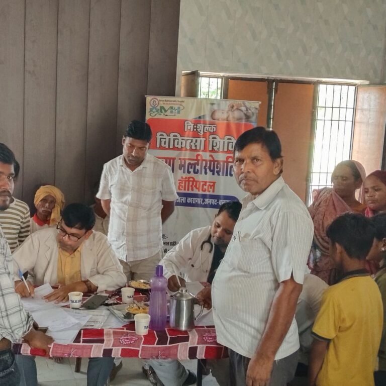 सोनार पंचायत भवन में लगा निःशुल्क स्वास्थ्य शिविर:200 से ज्यादा ग्रामीणों का मुफ्त इलाज हुआ, शुगर-बीपी की जांच और दवाएं भी मिलीं
