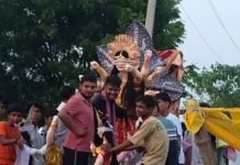 बस्ती में दुर्गा पूजा पंडाल सजने लगे:चिलमा बाजार में नवरात्र की तैयारियां तेज, श्रद्धालुओं को मां के आगमन का इंतजार बस्ती में दुर्गा पूजा पंडाल सजने लगे:चिलमा बाजार में नवरात्र की तैयारियां तेज, श्रद्धालुओं को मां के आगमन का इंतजार