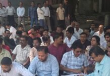 NHM कर्मचारियों का प्रदर्शन:नियमितीकरण और समान वेतन की मांग, मुख्यमंत्री को भेजा 6 सूत्रीय मांगपत्र NHM कर्मचारियों का प्रदर्शन:नियमितीकरण और समान वेतन की मांग, मुख्यमंत्री को भेजा 6 सूत्रीय मांगपत्र