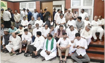 कर्नाटक: सीईओ कार्यालय में प्रदर्शन पर भड़की भाजपा